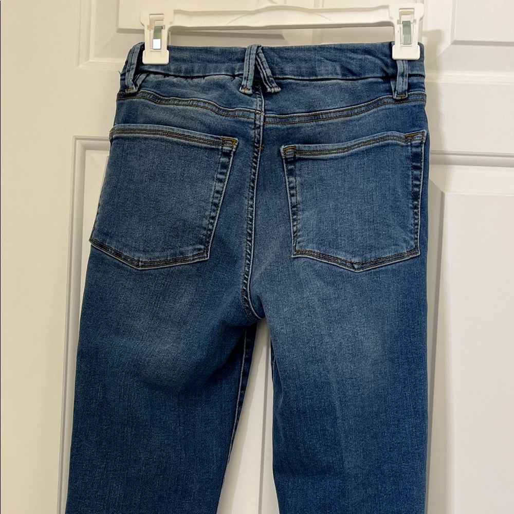 Good American pull on straight jeans S